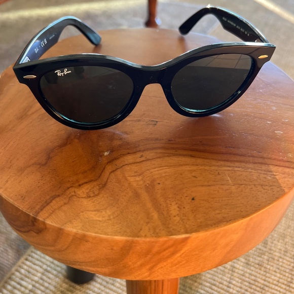 Ray-Ban Wayfarer Way Sunglasses - Picture 2 of 8